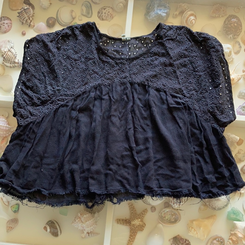 Rip curl black eyelet top. Excellent condition. M